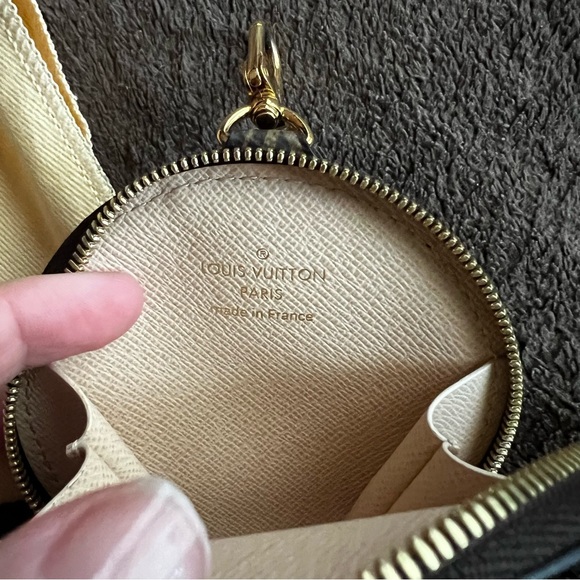 LOUIS VUITTON MONOGRAM ROUND COIN WALLET POCHETTE ACCESSOIRES - Picture 8 of 12